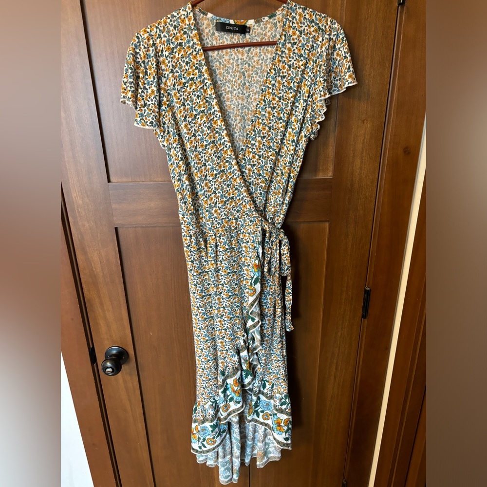 Beautiful, floral wrap dress